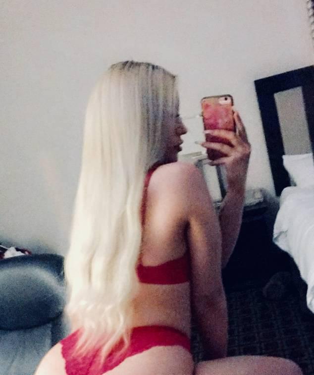 QEW/Erin Mills All natural big booty Barbie girl