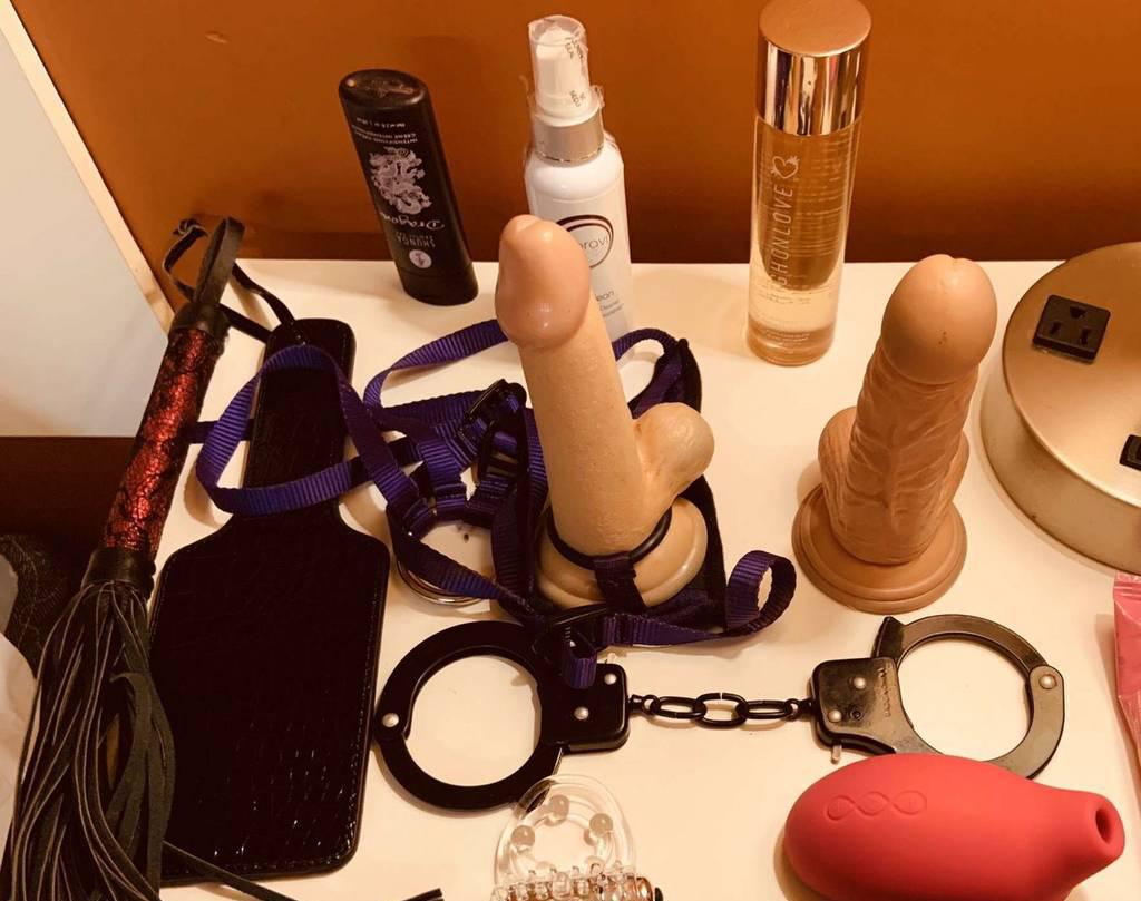♡LONDON♡CURVY☆★PORNSTARIN & OUT╚»#❶SQUIRTER༻GF£