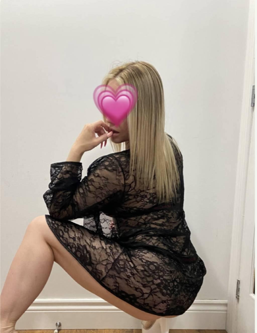 NEW 🄱🄴🅂🅃 🄸🄽 🅃🄾n🅆🄽 fat b0𝕆ty sωεεtparty girl