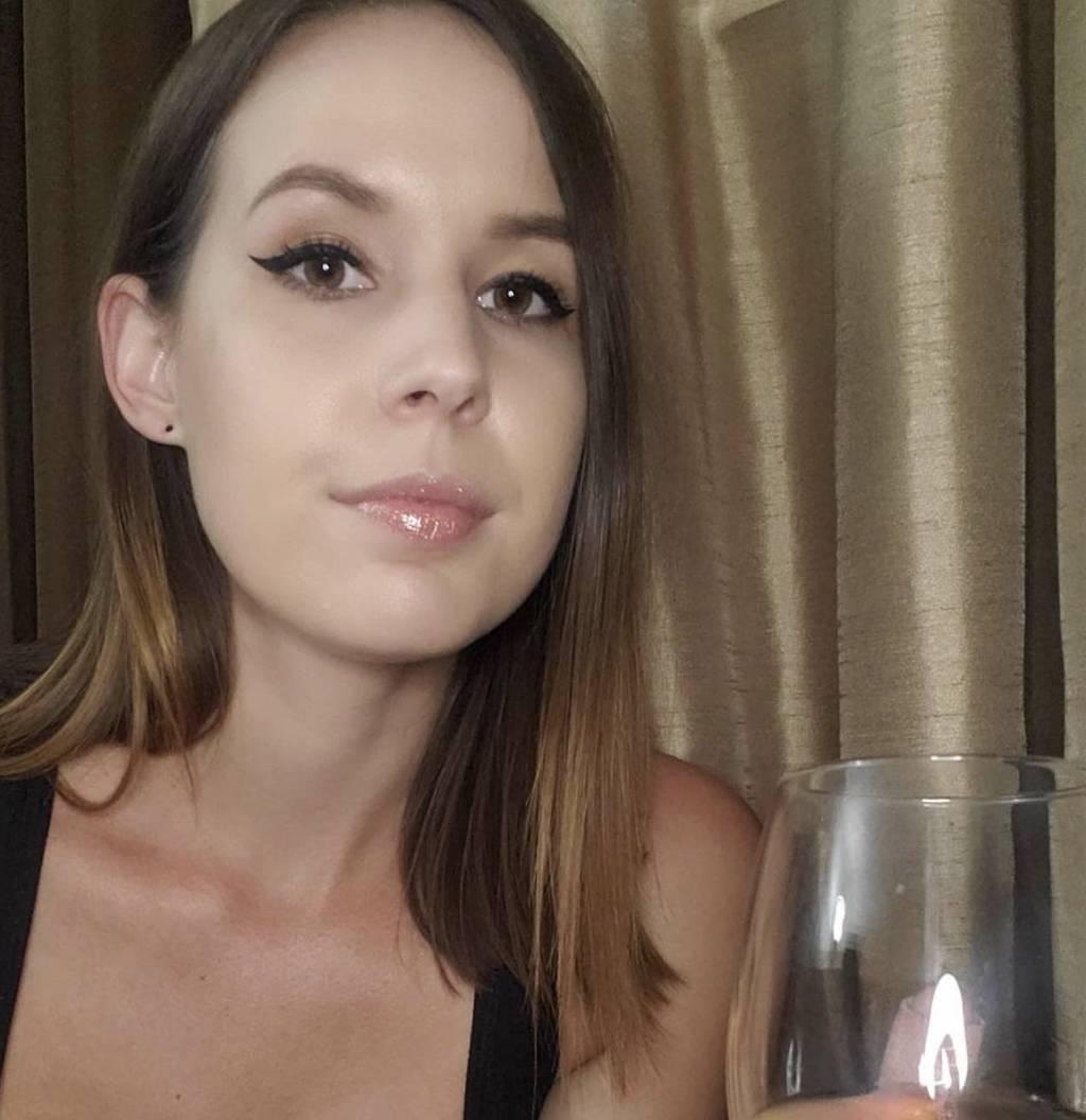 NEAR AIRPORT ;-) GORGEOUS BODY , SUPER TIGHT V , CUM ON ME
