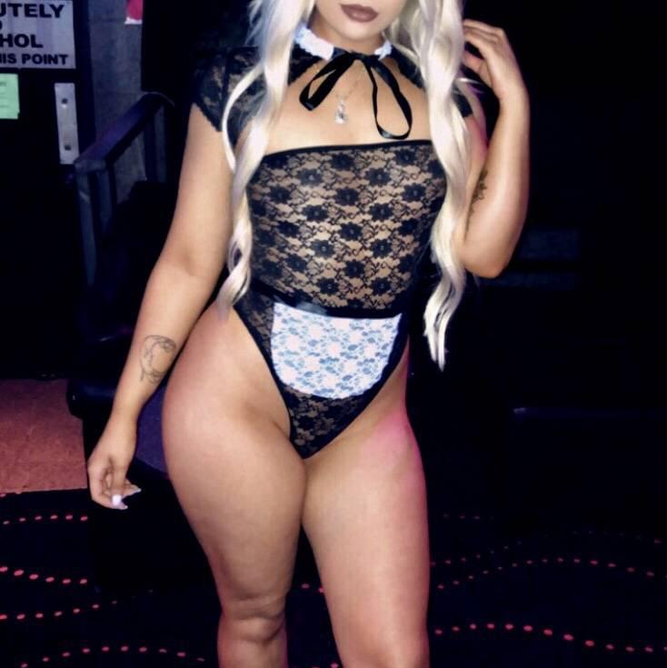 !!NEW in town!! Big booty blonde barbie all natural